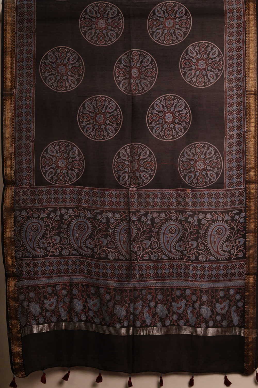 Ajrak Suits - Matkatus