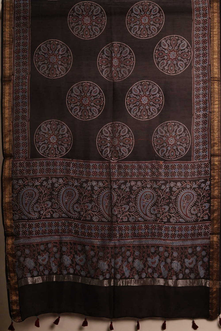 Ajrak Suits - Matkatus