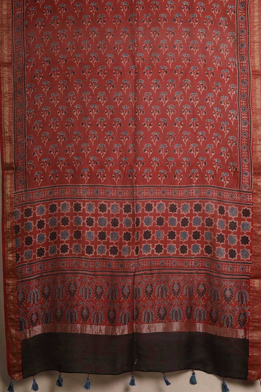 Ajrak Suits - Matkatus