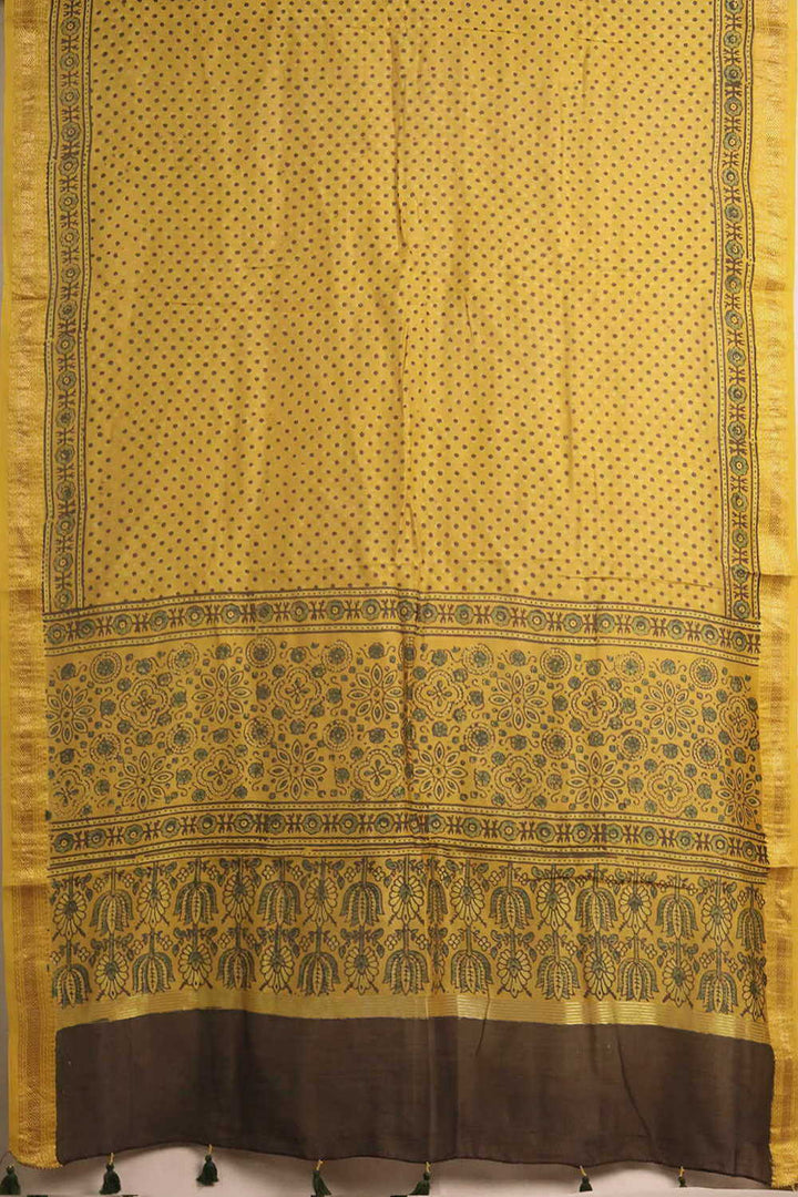 Ajrak Suits - Matkatus