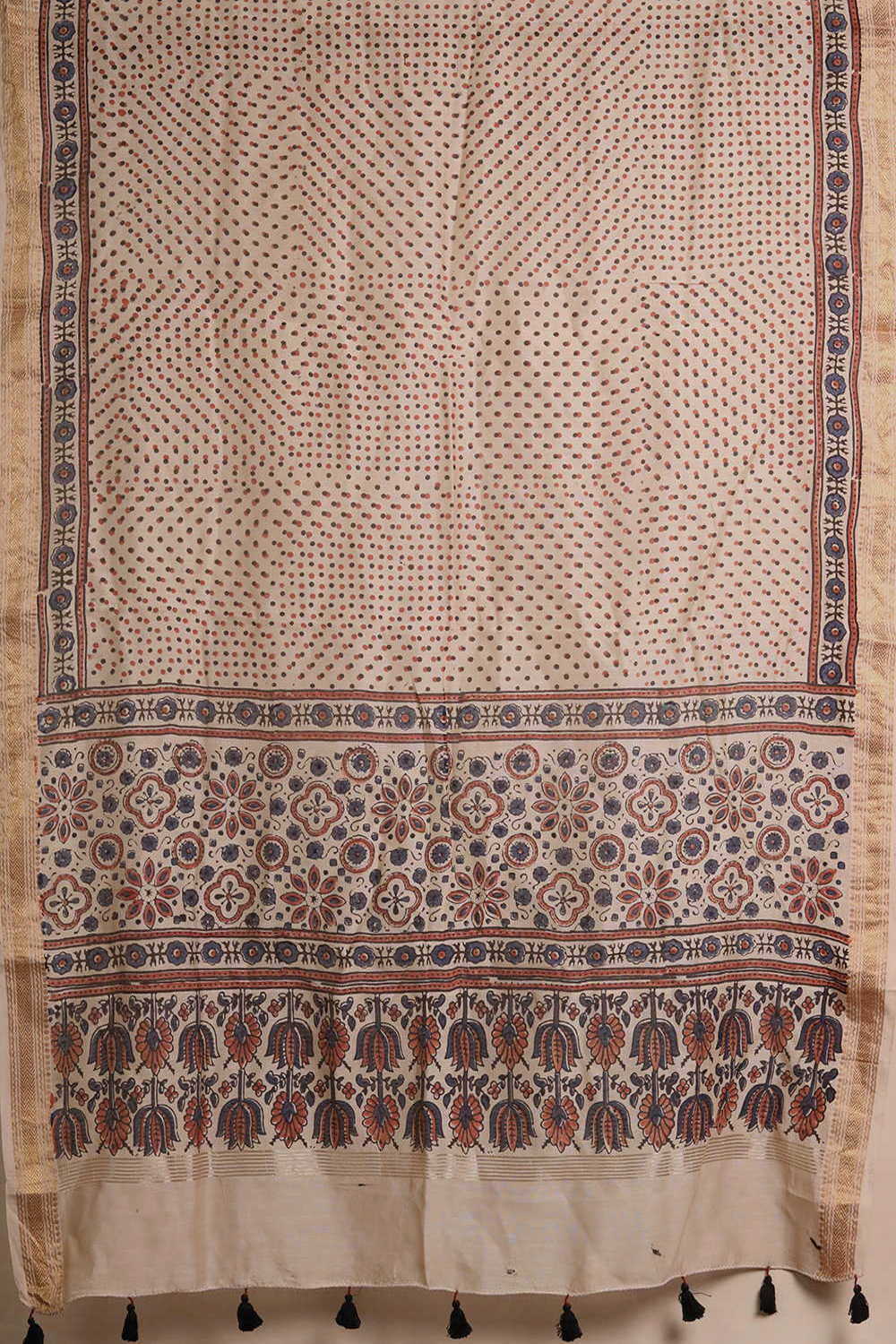 Ajrak Suits - Matkatus