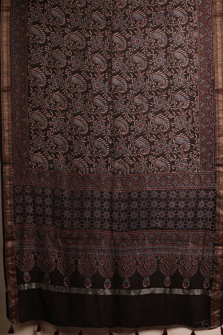 Ajrak Suits - Matkatus