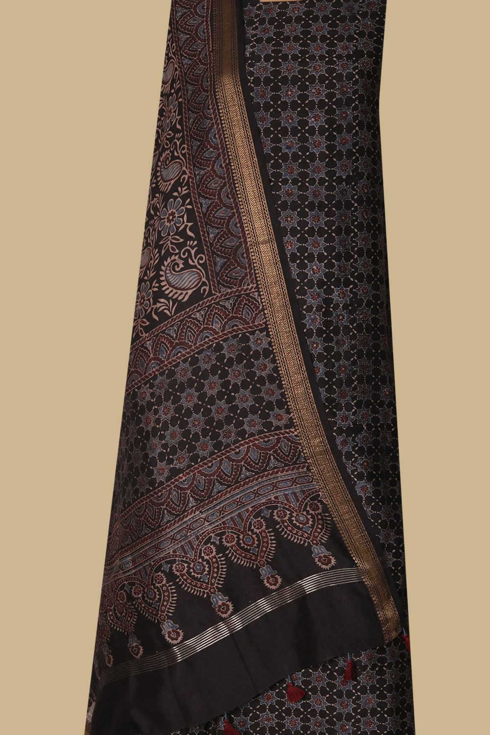 Top & Dupatta - Matkatu