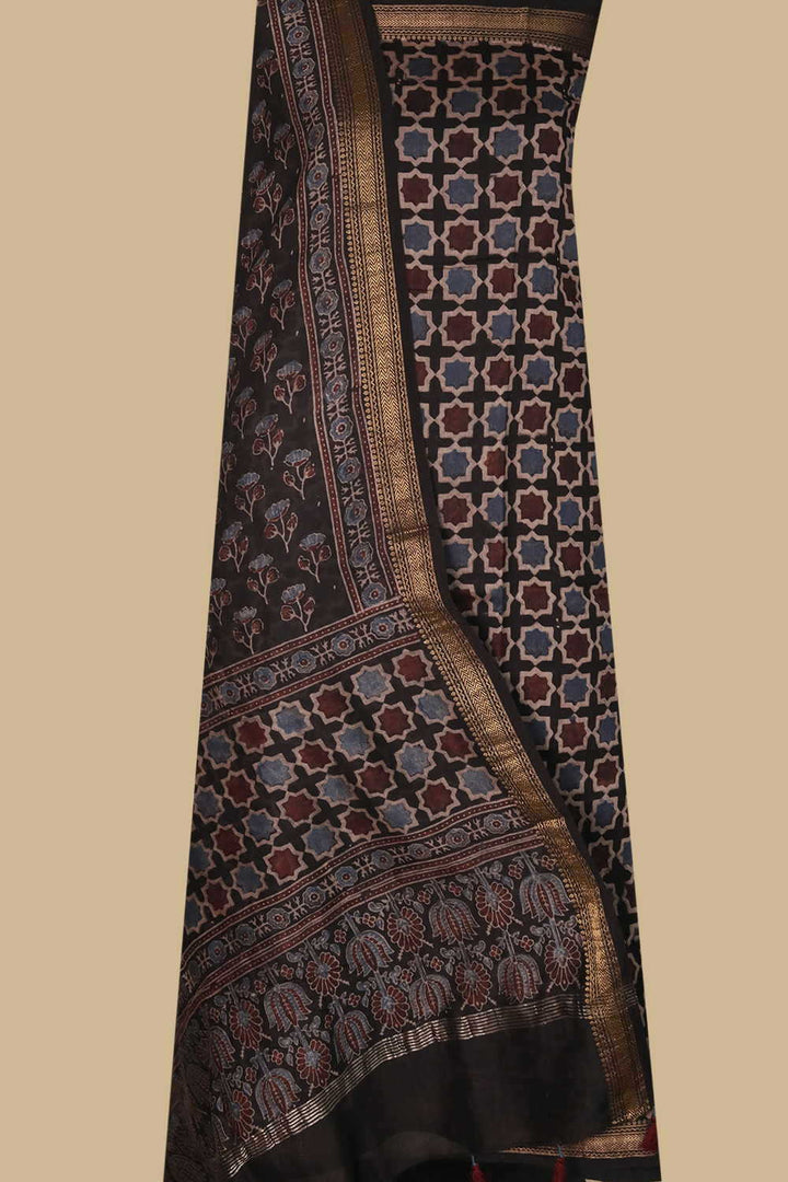 Top & Dupatta - Matkatu