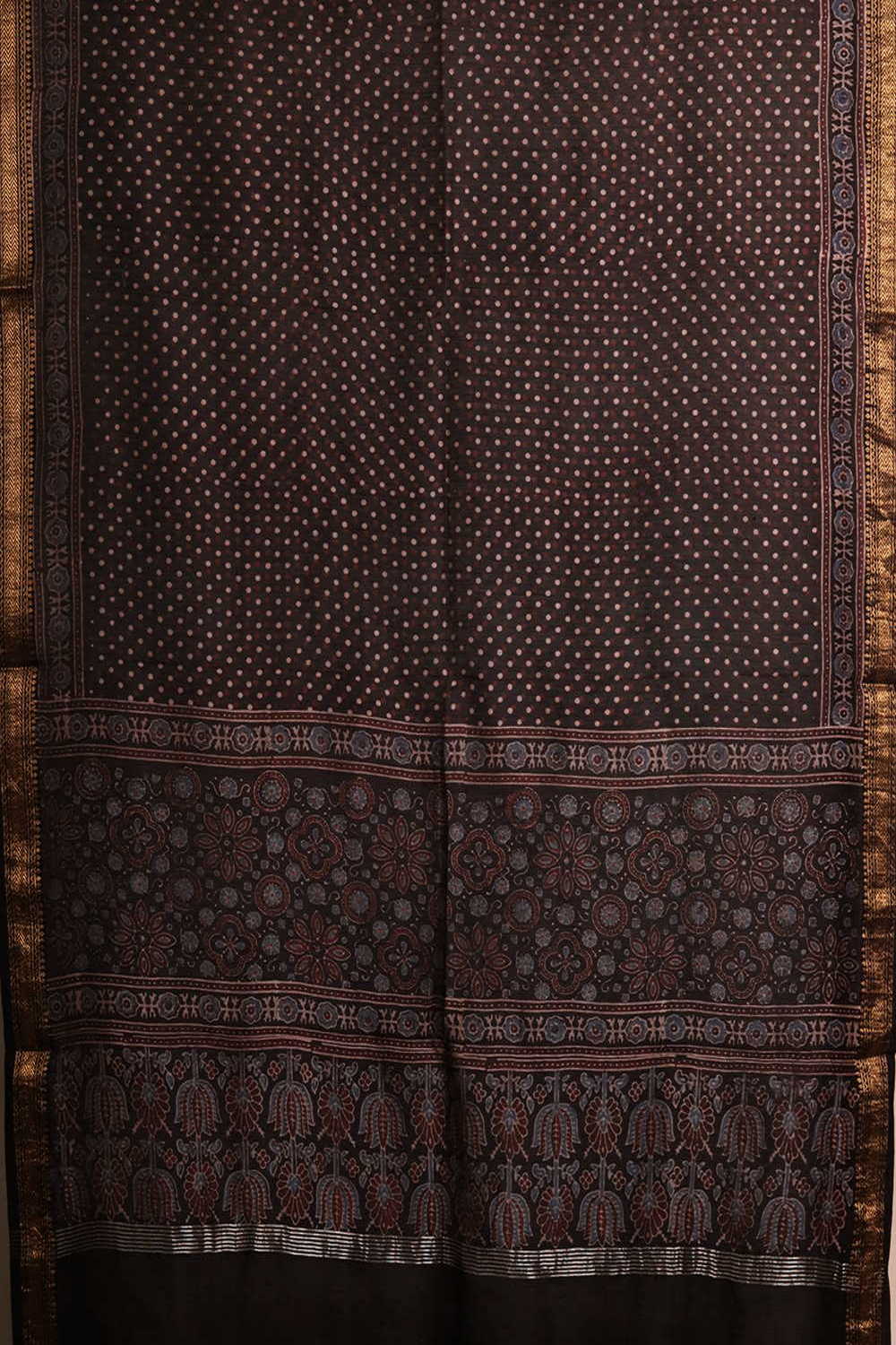 Ajrak Suits - Matkatus