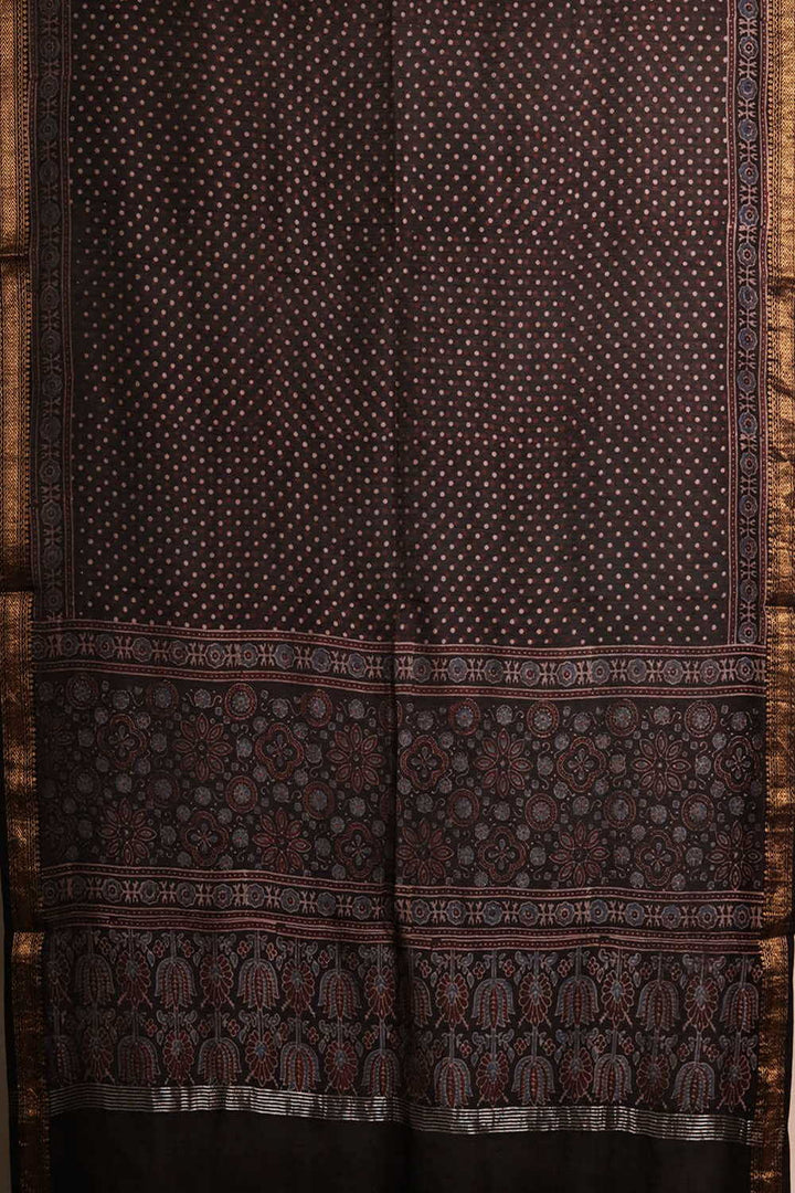 Ajrak Suits - Matkatus