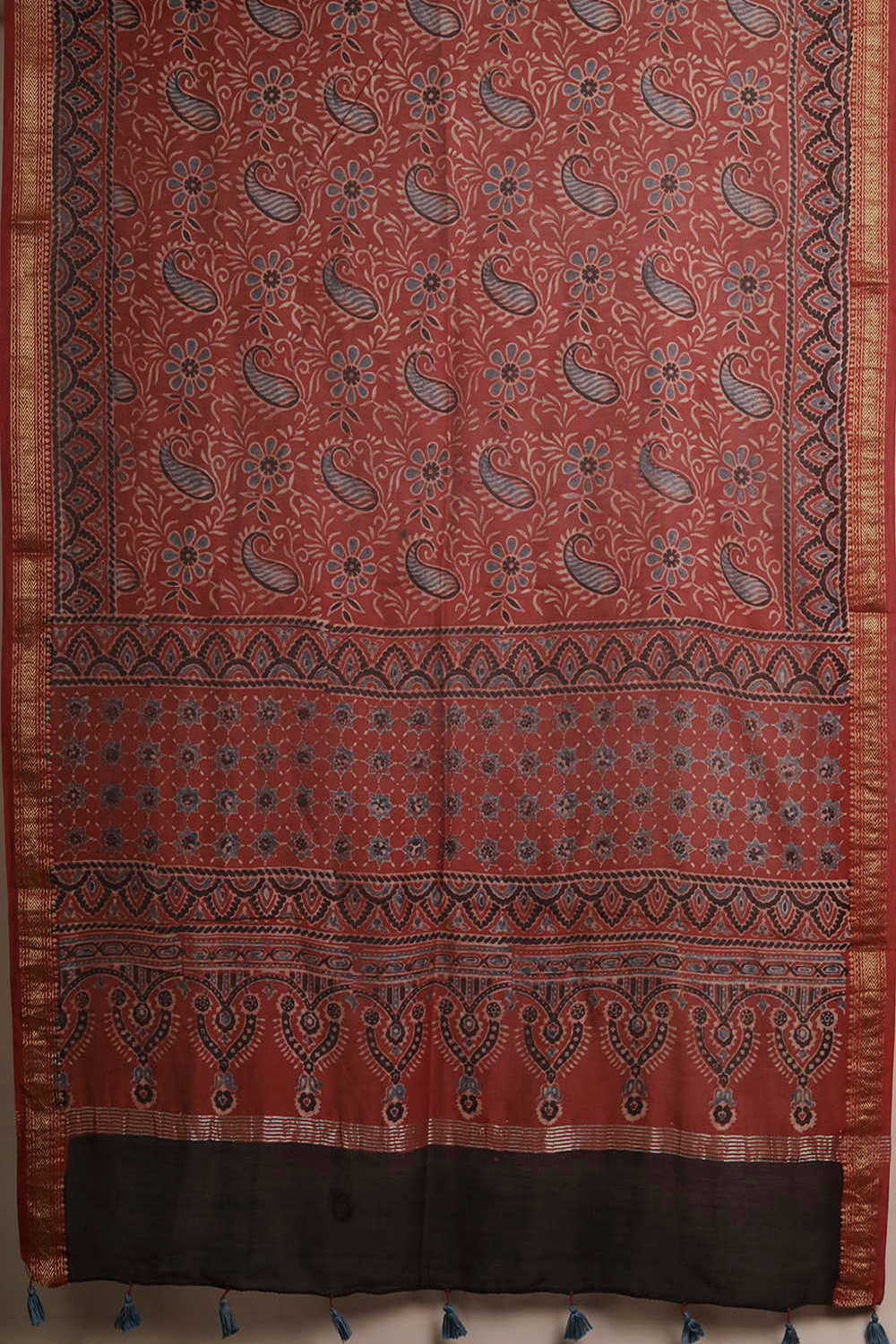 Ajrak Suits - Matkatus