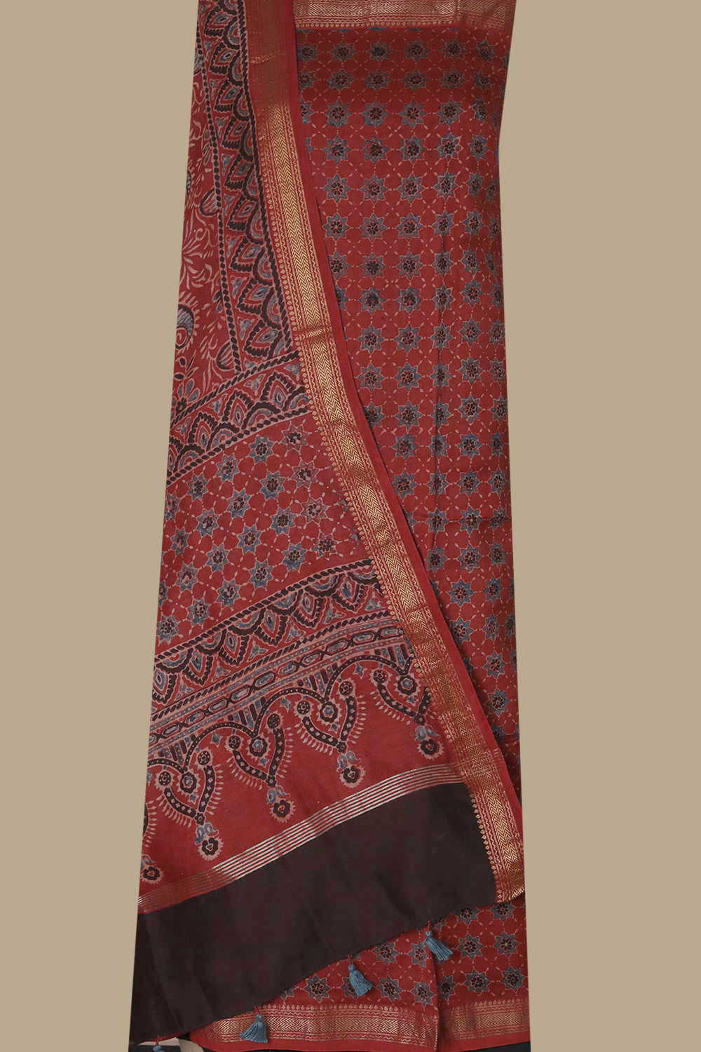 Top & Dupatta - Matkatu