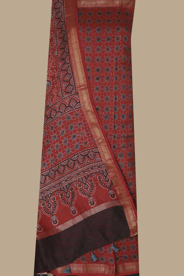 Top & Dupatta - Matkatu