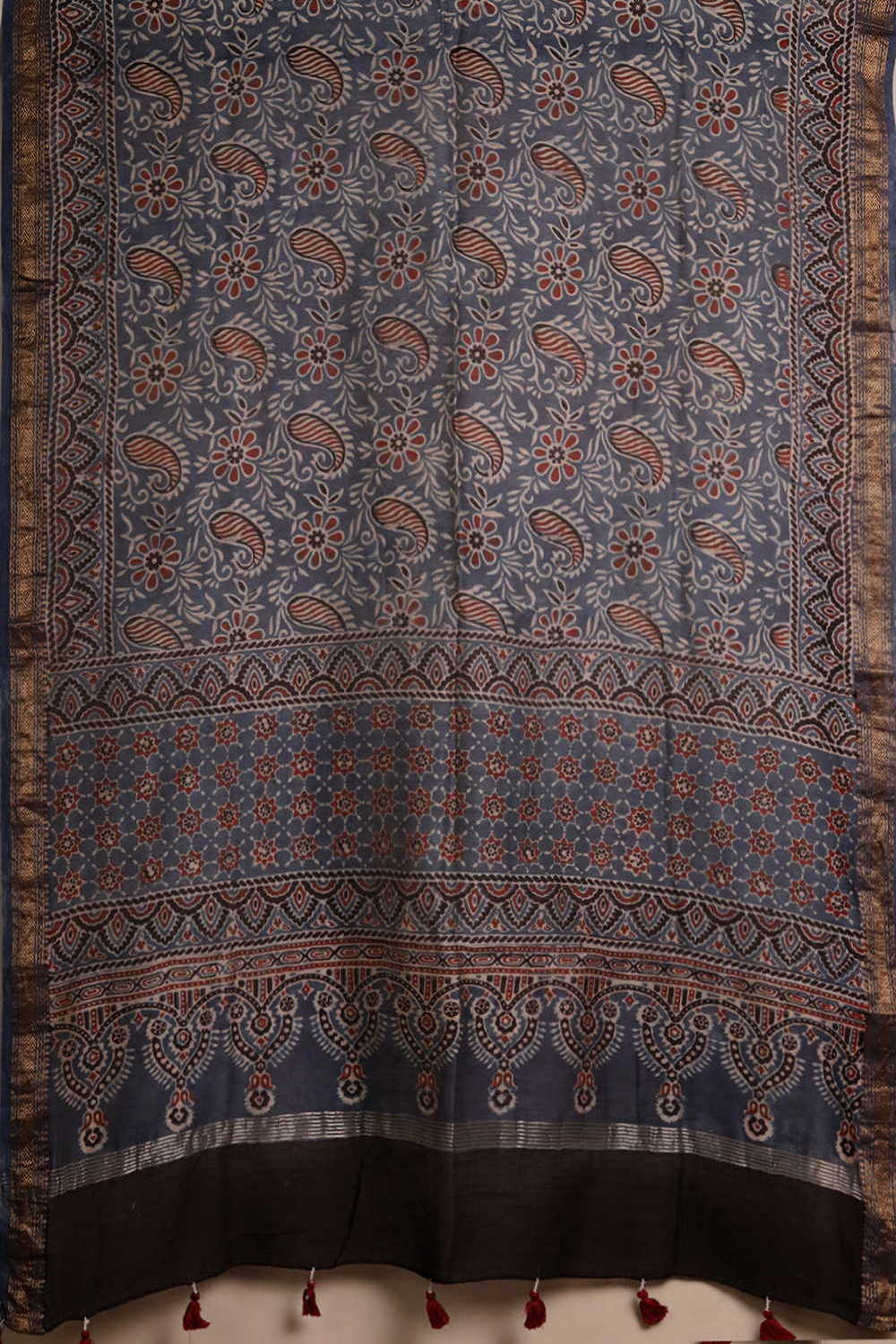 Ajrak Suits - Matkatus