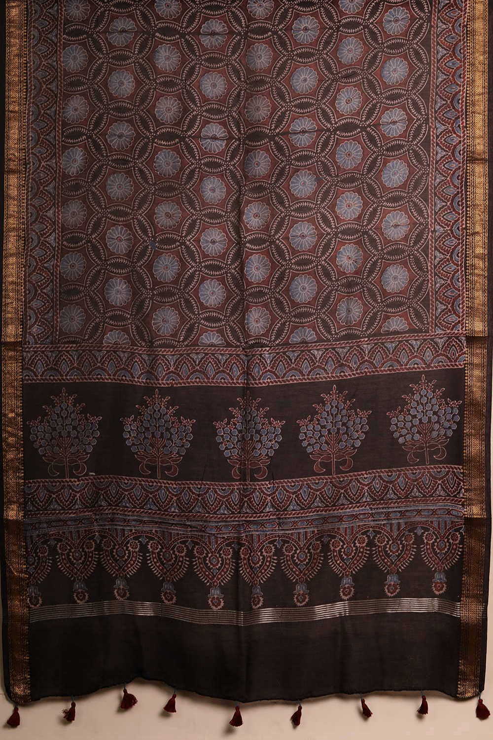Ajrak Suits - Matkatus