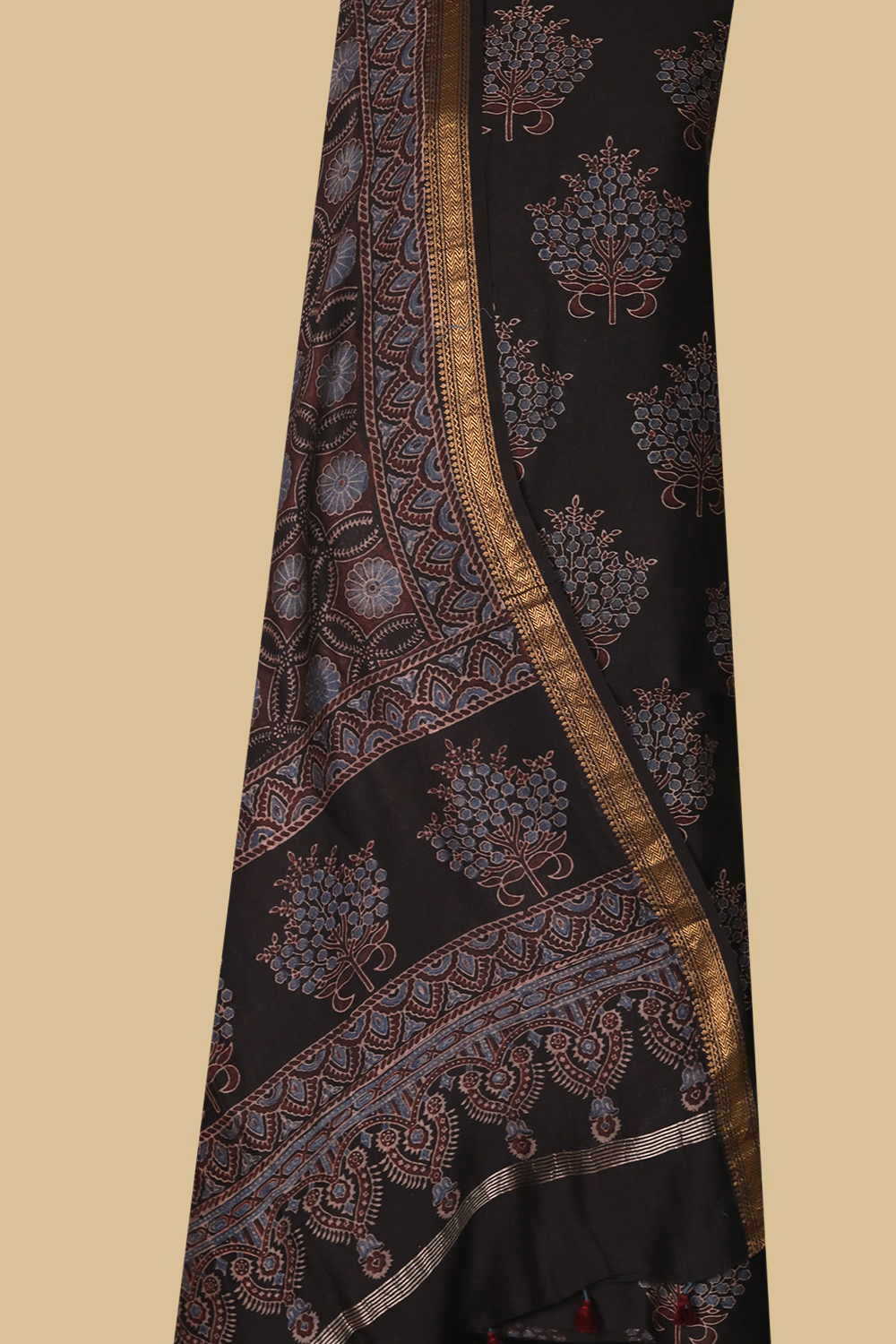 Top & Dupatta - Matkatu