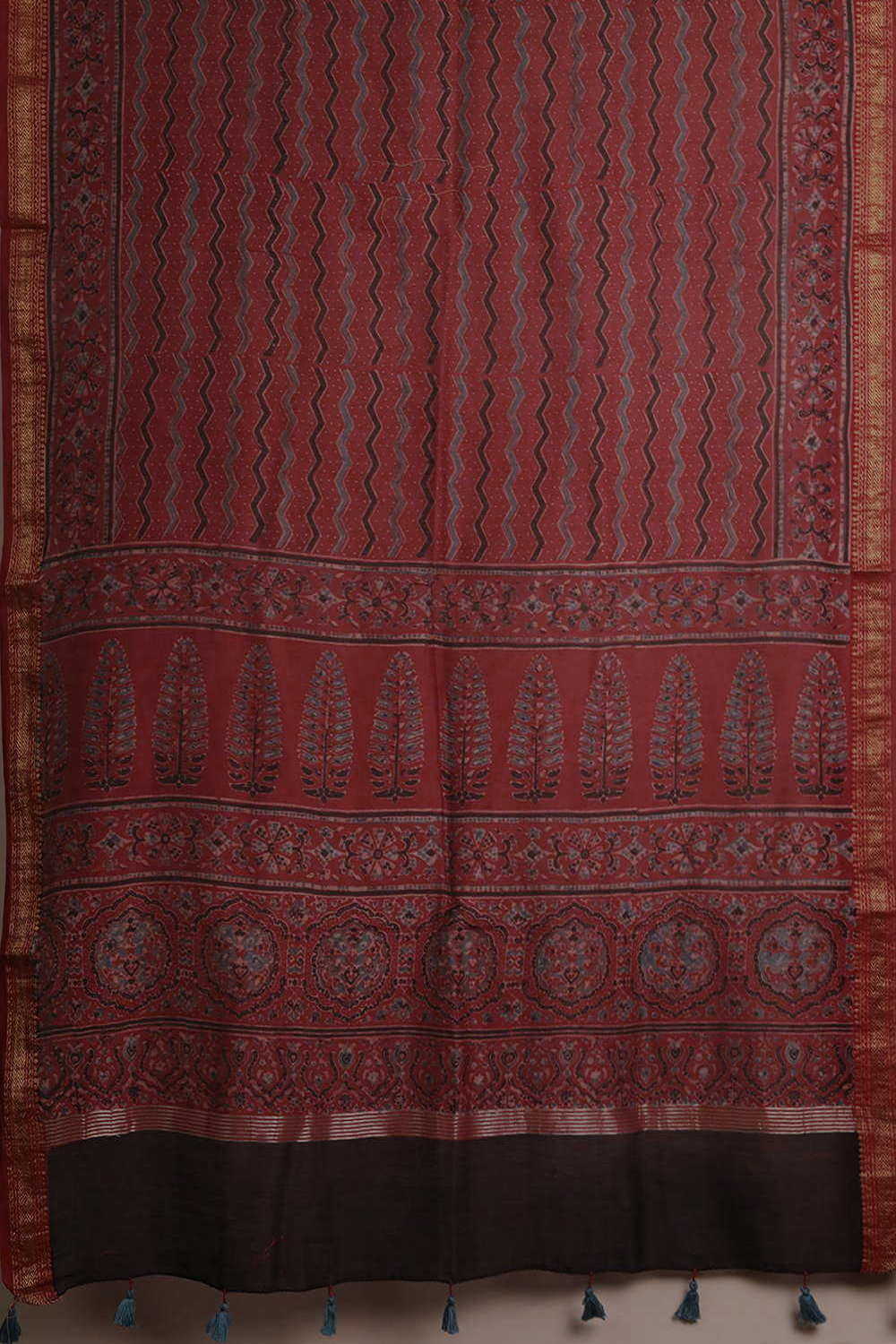 Ajrak Suits - Matkatus
