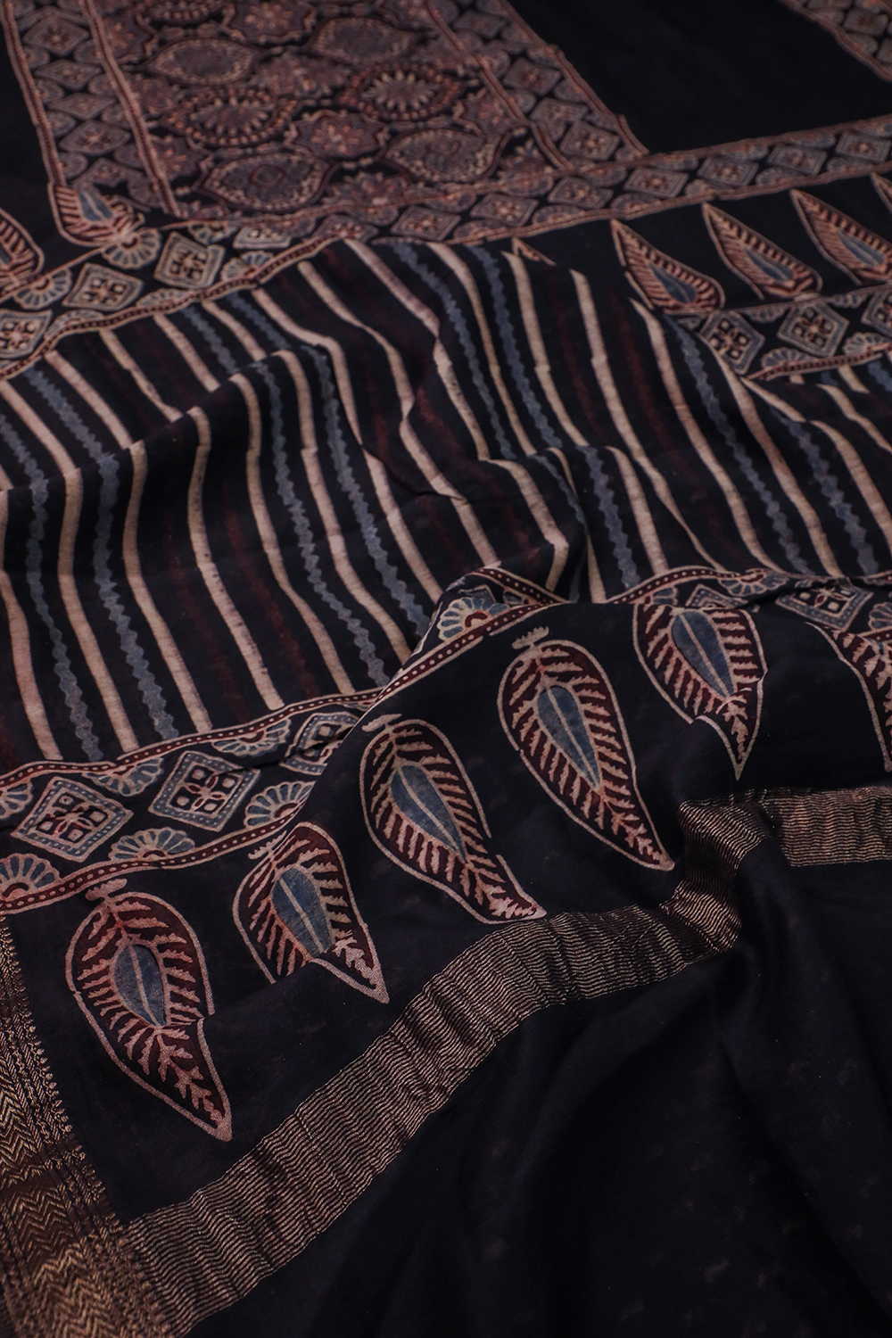 Ajrak Saree - Matkatus 