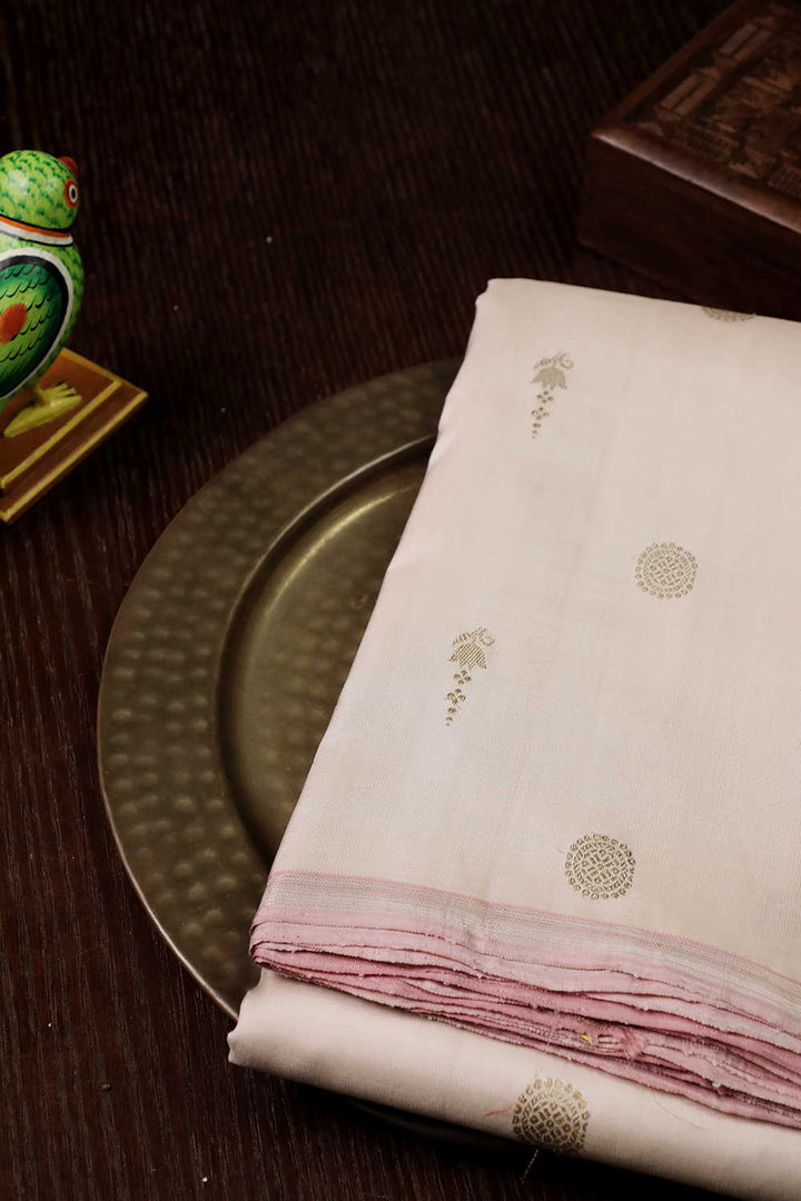 Kanjivaram Silk Saree - Matkatus 