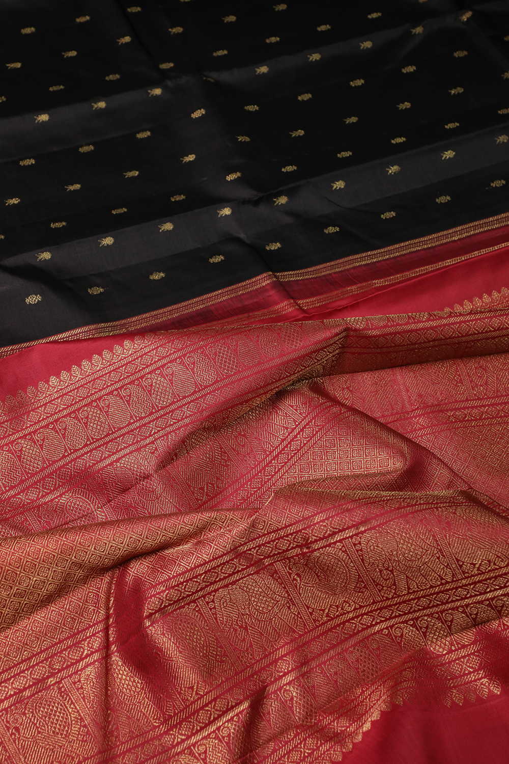 Pattu Sarees - Matkatus 