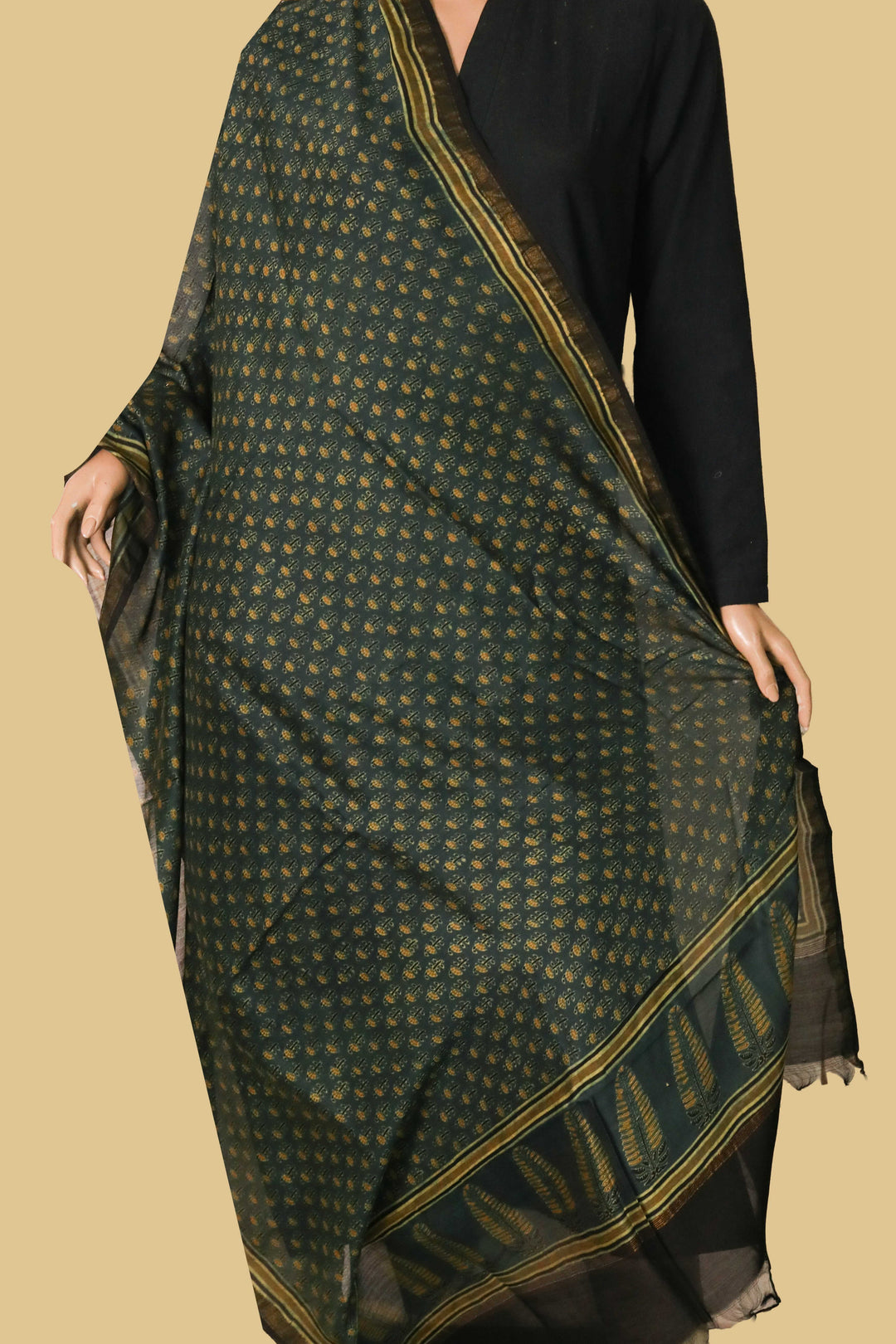 Ajrak Chnaderi Dupatta - Matkatus 