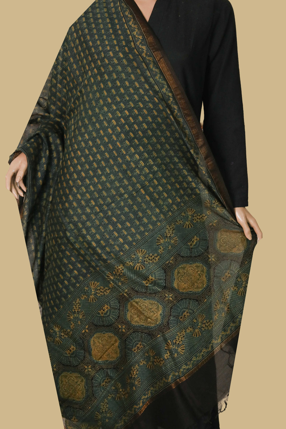 Ajrak Chnaderi Dupatta - Matkatus 