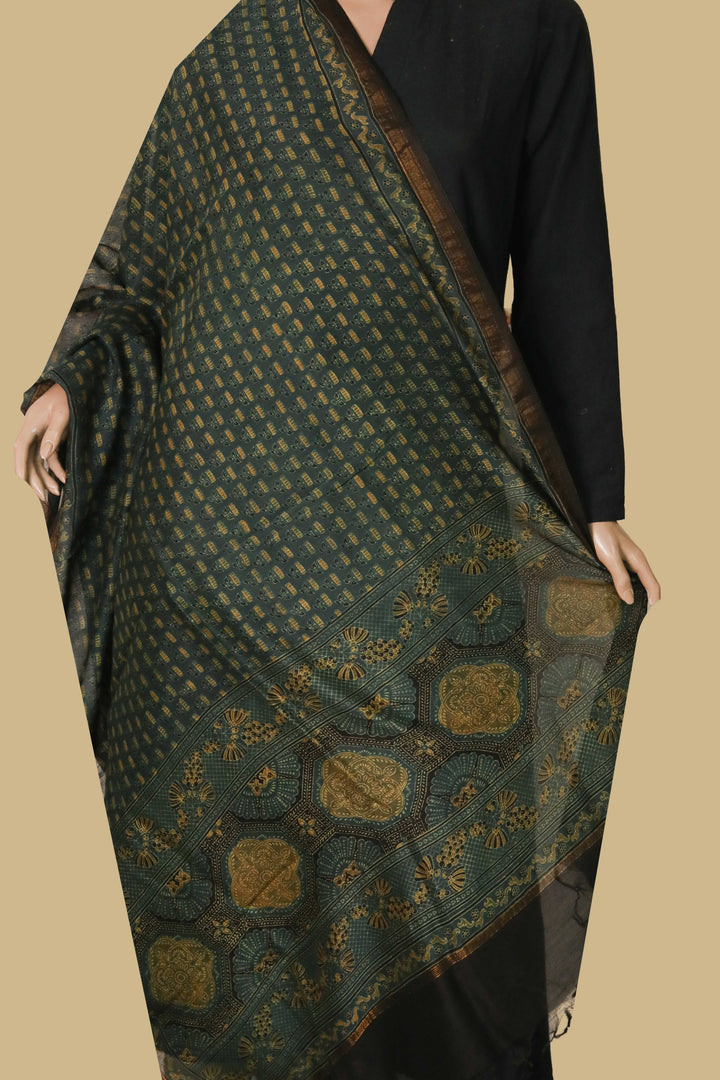 Ajrak Chnaderi Dupatta - Matkatus 