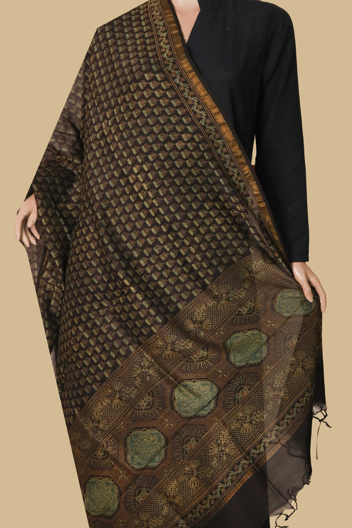 Ajrak Chnaderi Dupatta - Matkatus 