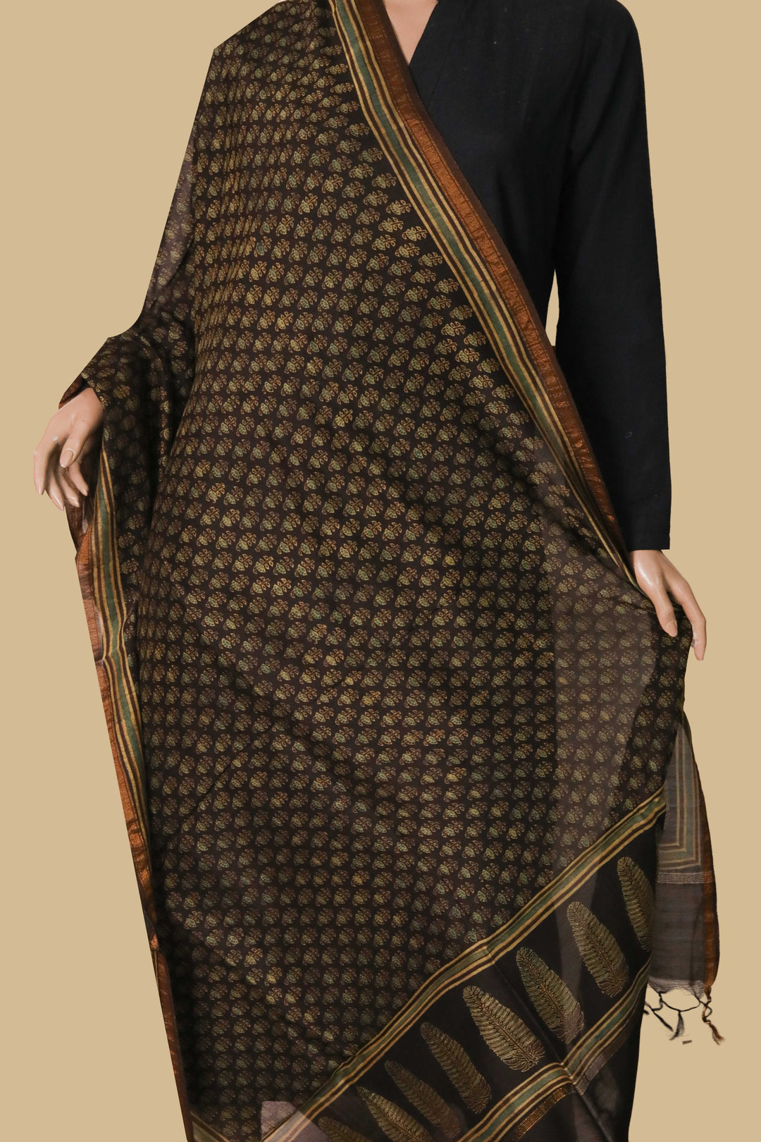 Ajrak Chnaderi Dupatta - Matkatus 