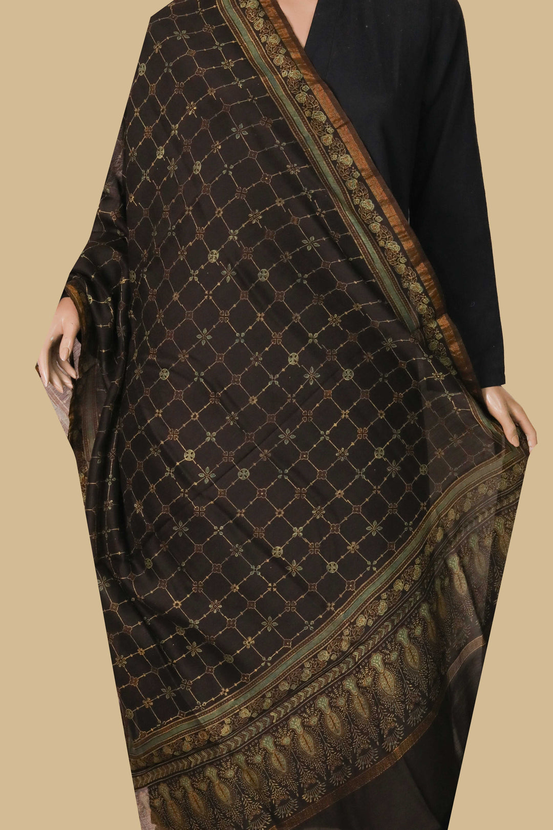 Ajrak Chnaderi Dupatta - Matkatus 