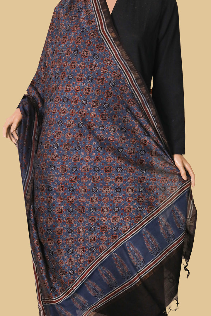 Ajrak Chnaderi Dupatta - Matkatus 