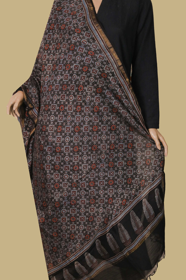 Ajrak Chnaderi Dupatta - Matkatus 