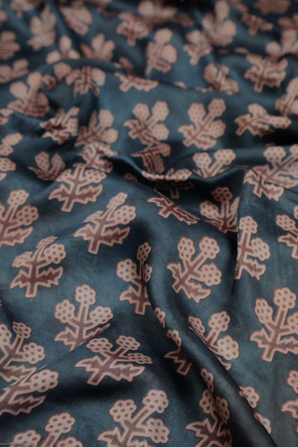 Silk Fabrics - Matkatus