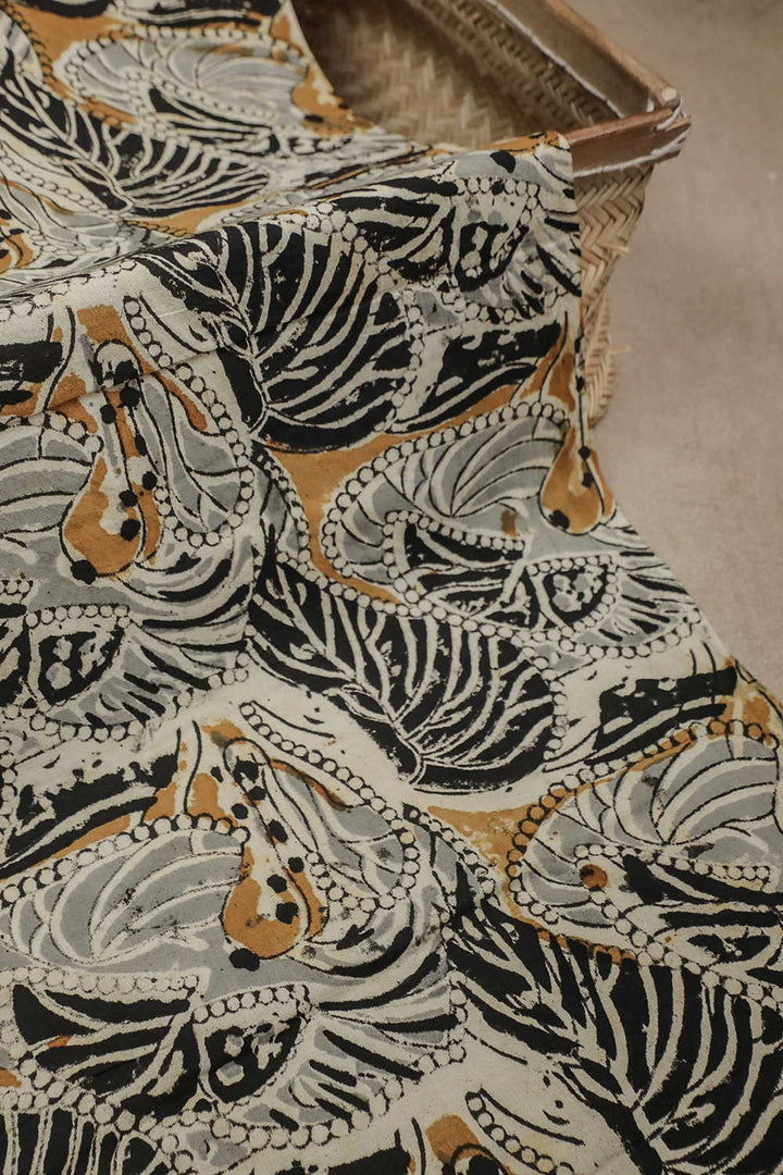 Saree with Blouse - Matkatus