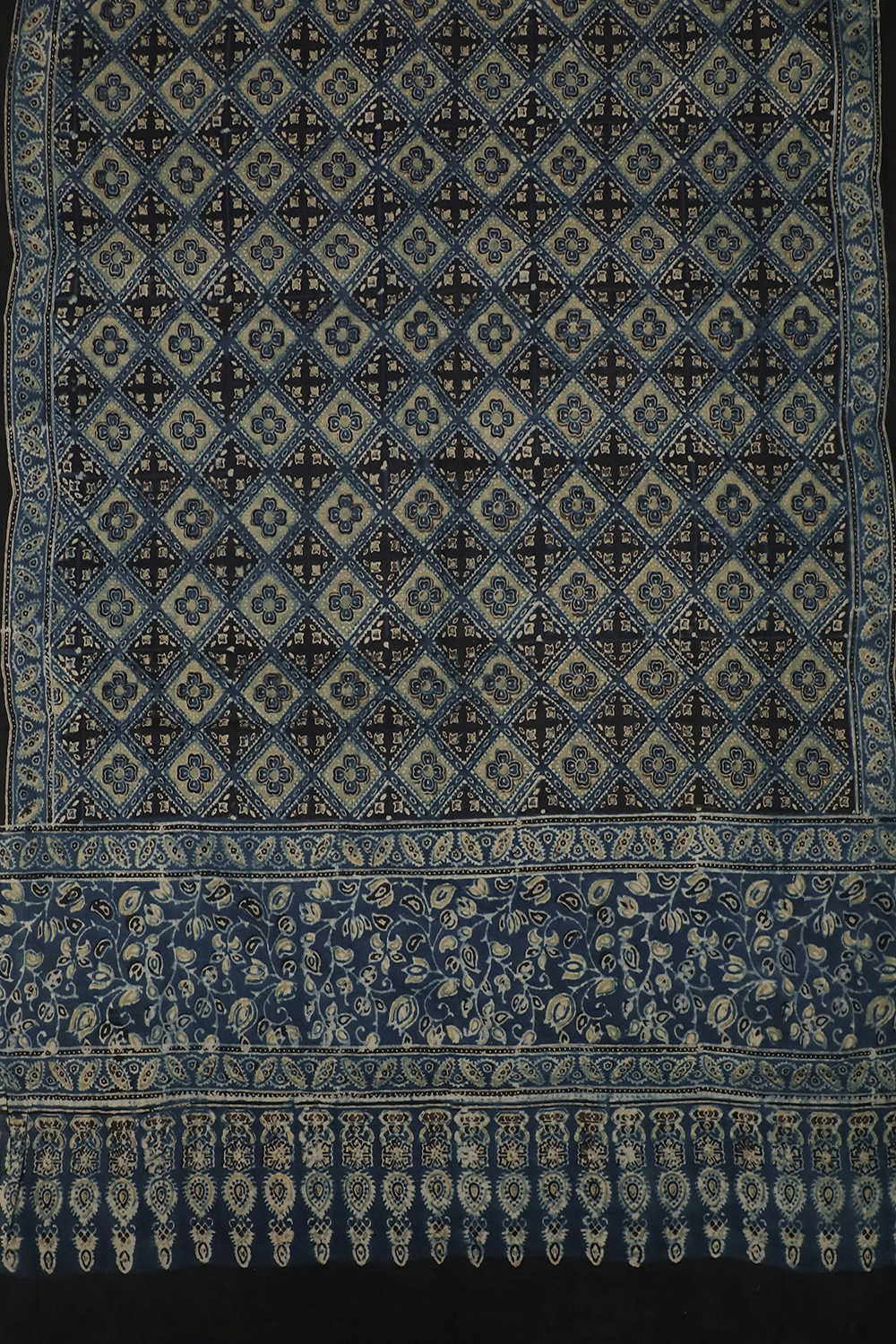 Block Printed Ajrak Dupatta - Matkatus 