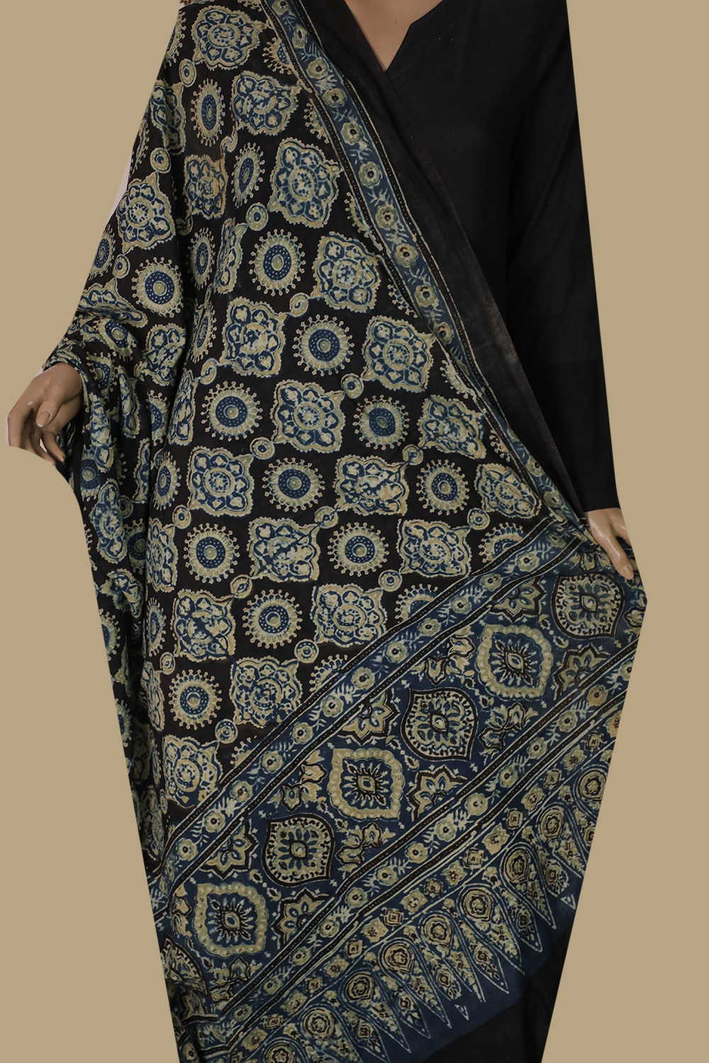 Ajrak Cotton Dupatta - Matkatus