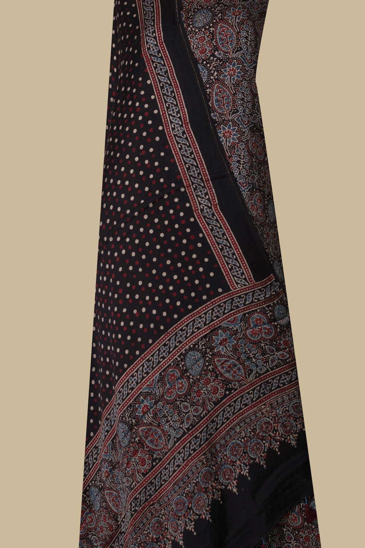 Unstitched Suits - Matkatus 