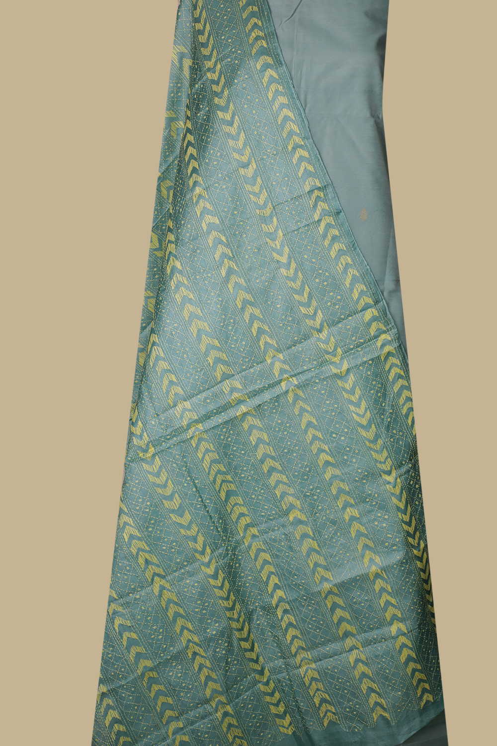 Top and Dupatta - Matkatus 