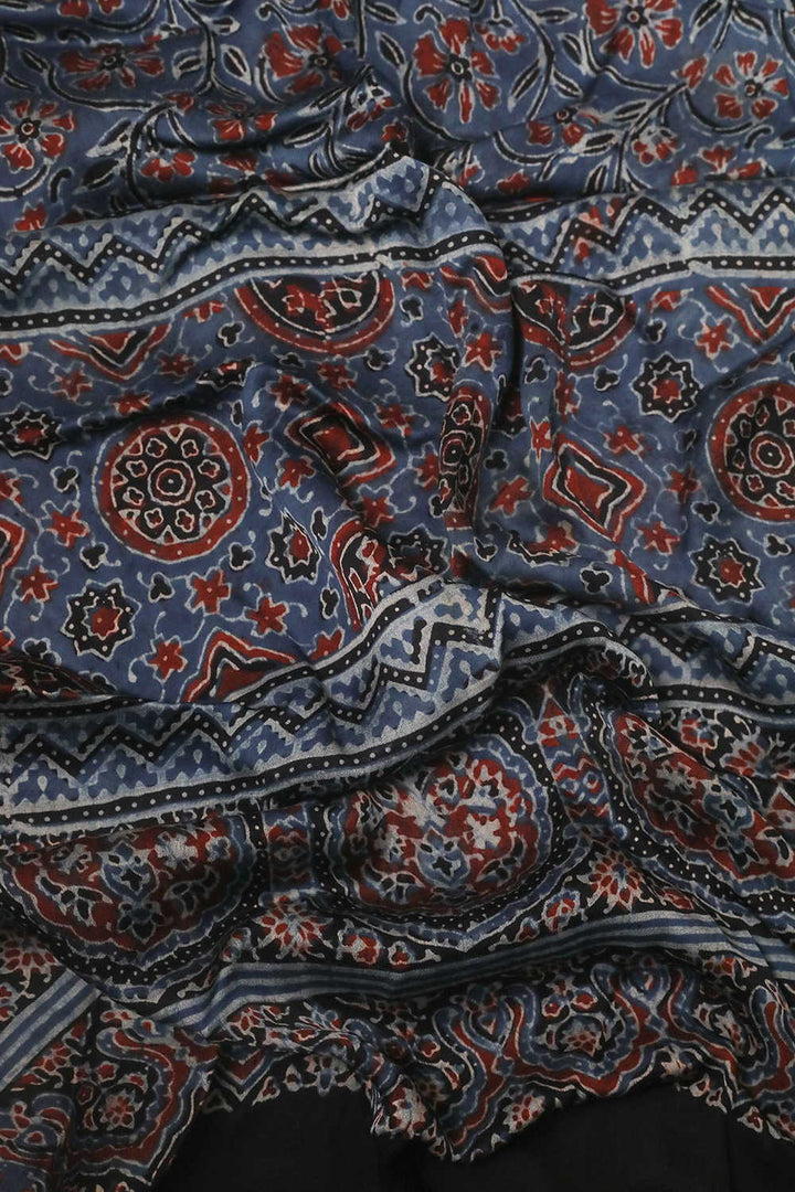 Silk Stoles - Matkatus 