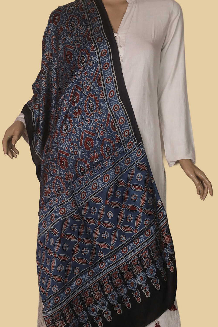 Silk Stoles - Matkatus 