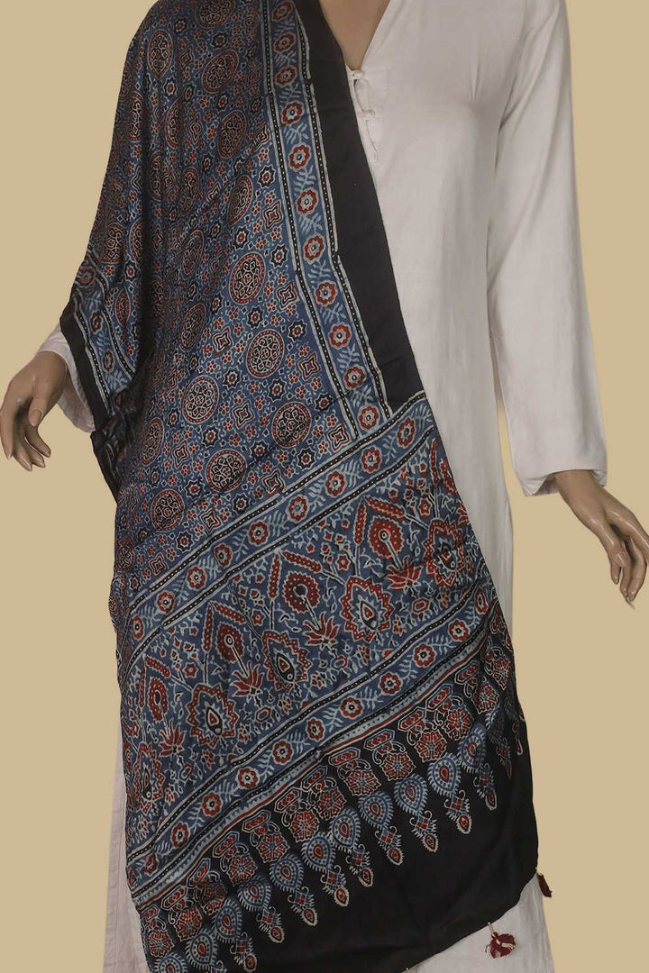 Silk Stoles - Matkatus 