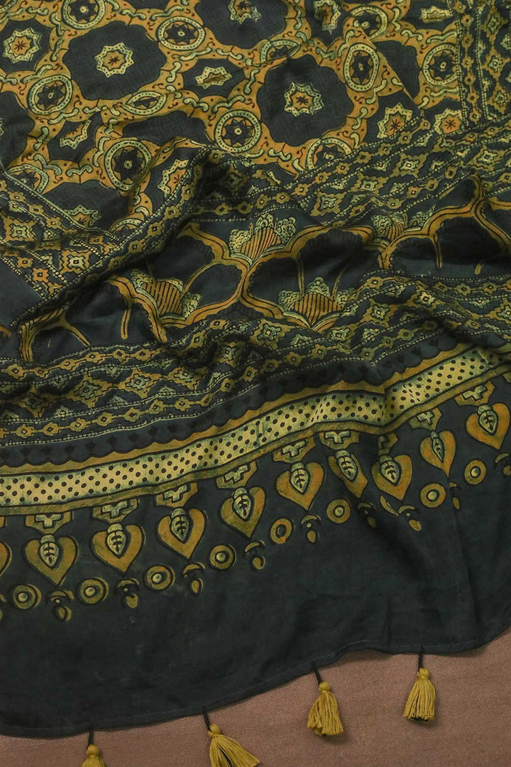 Silk Stoles - Matkatus 