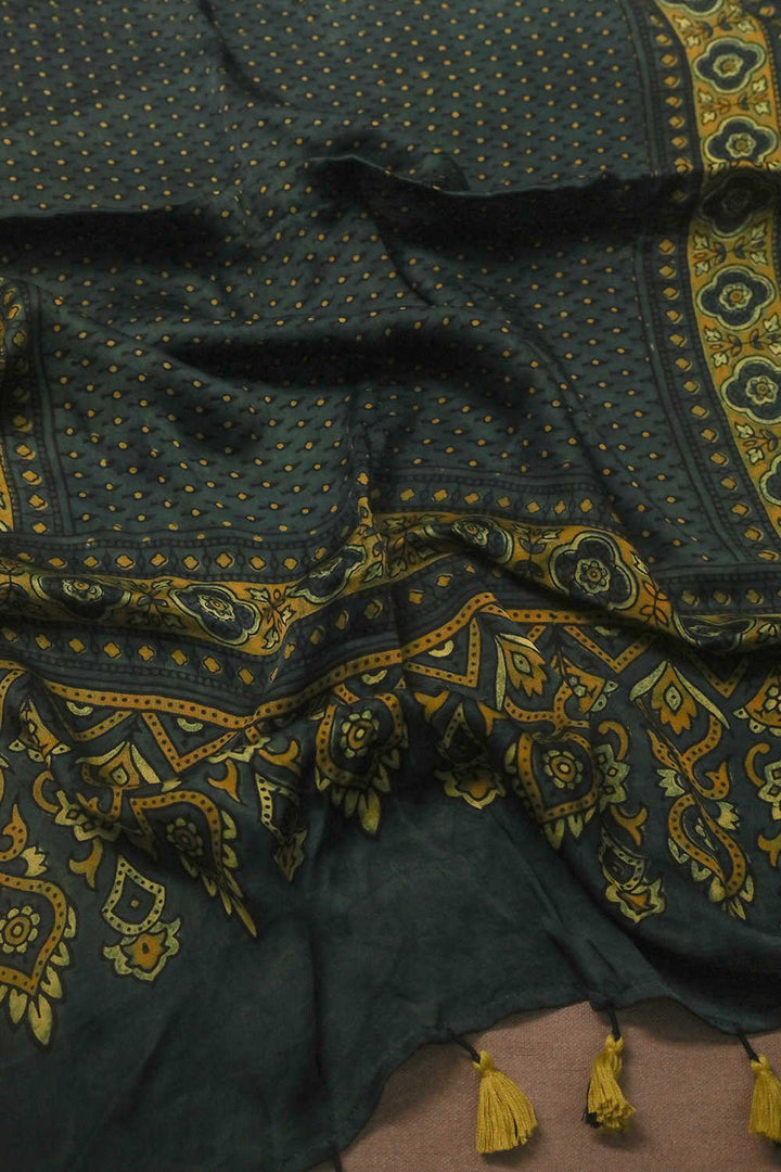 Silk Stoles - Matkatus 