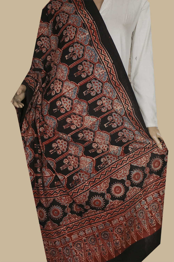 Ajrak Dupatta - Matkatus 