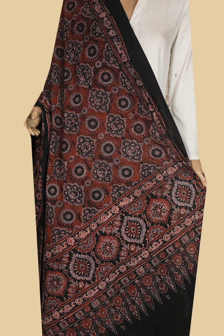 Ajrak Dupatta - Matkatus 