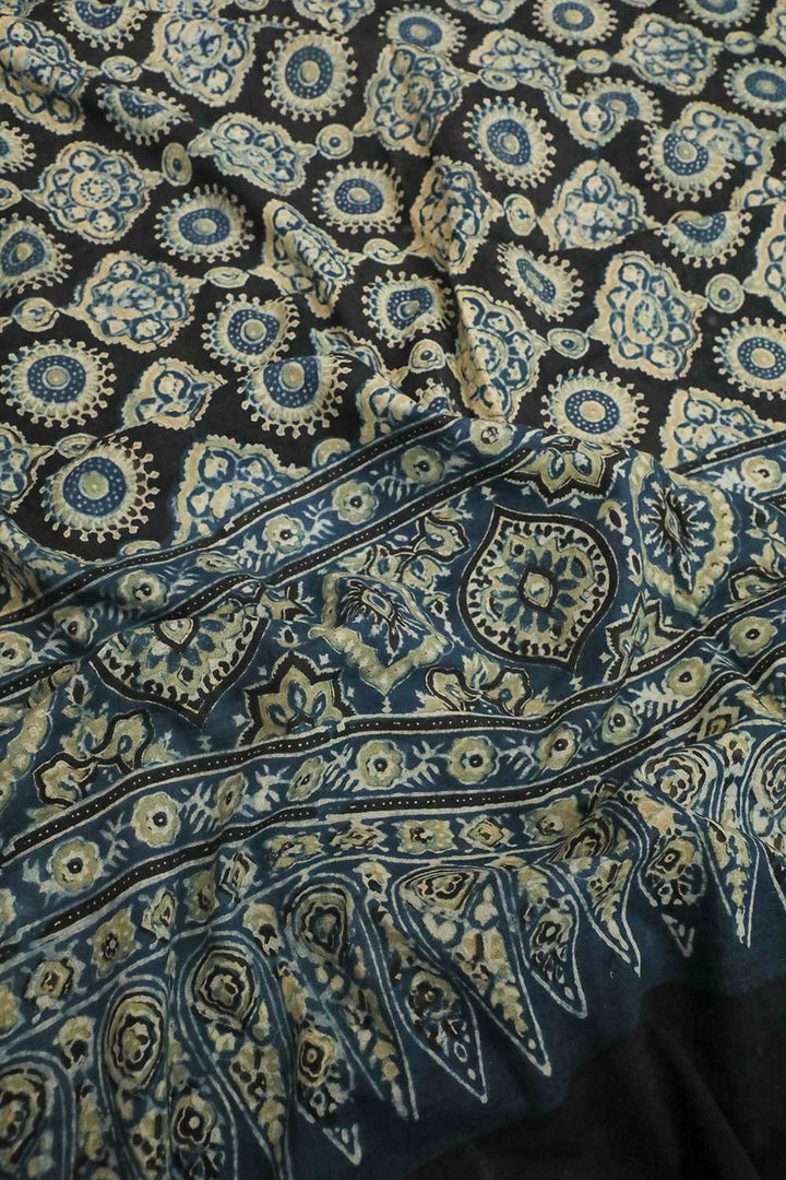 Cotton Dupatta - Matkatus 