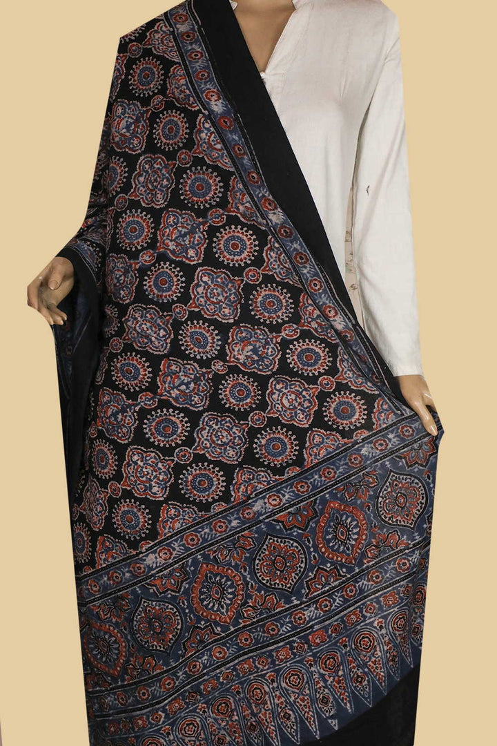 Ajrak Dupatta - Matkatus 