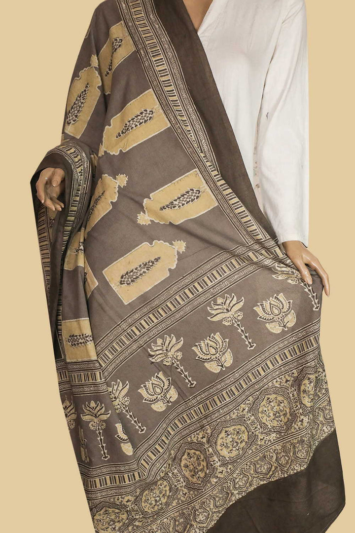 Ajrak Dupatta - Matkatus 