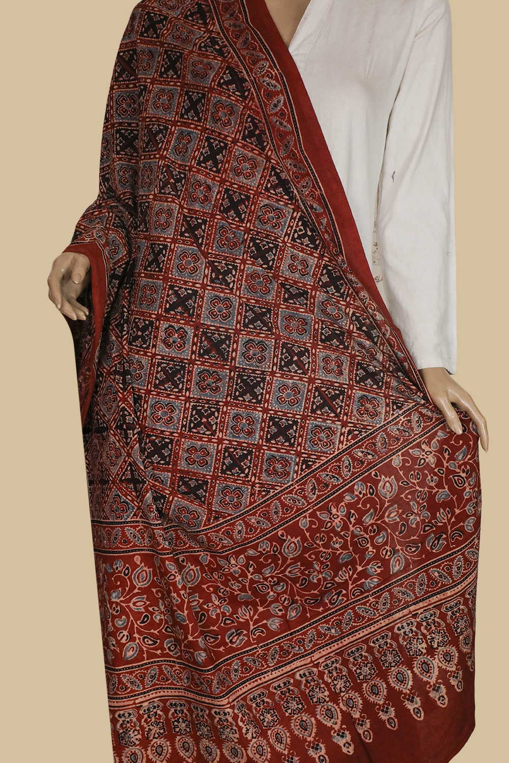 Ajrak Dupatta - Matkatus 