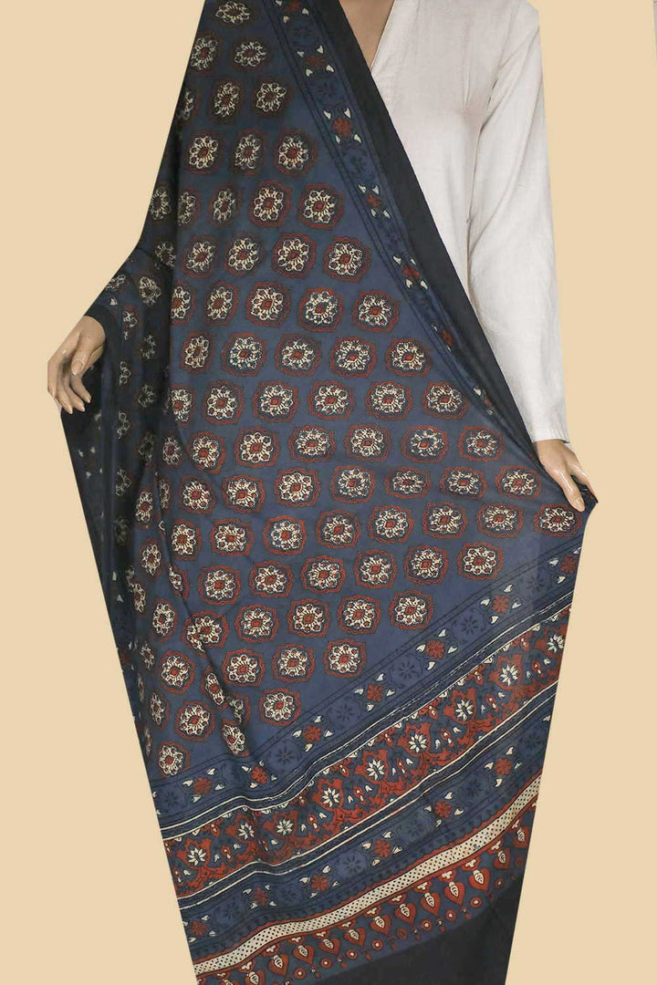 Ajrak Dupatta - Matkatus 