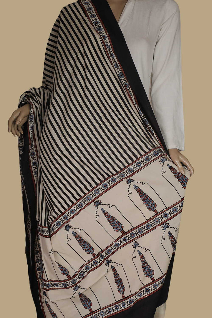 Ajrak Dupatta - Matkatus 