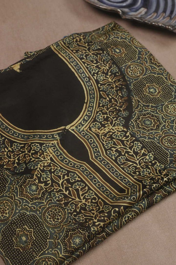 Ajrak Modal Silk Kaftan - Matkatus 