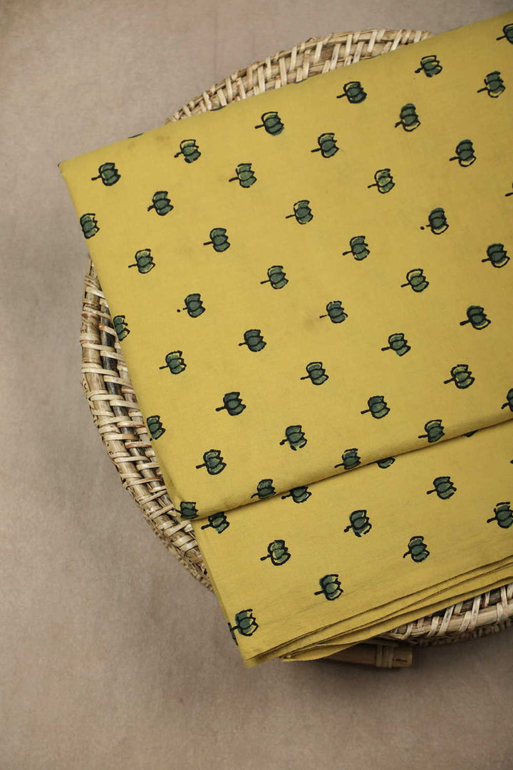 Ajrak Fabric - Matkatus 