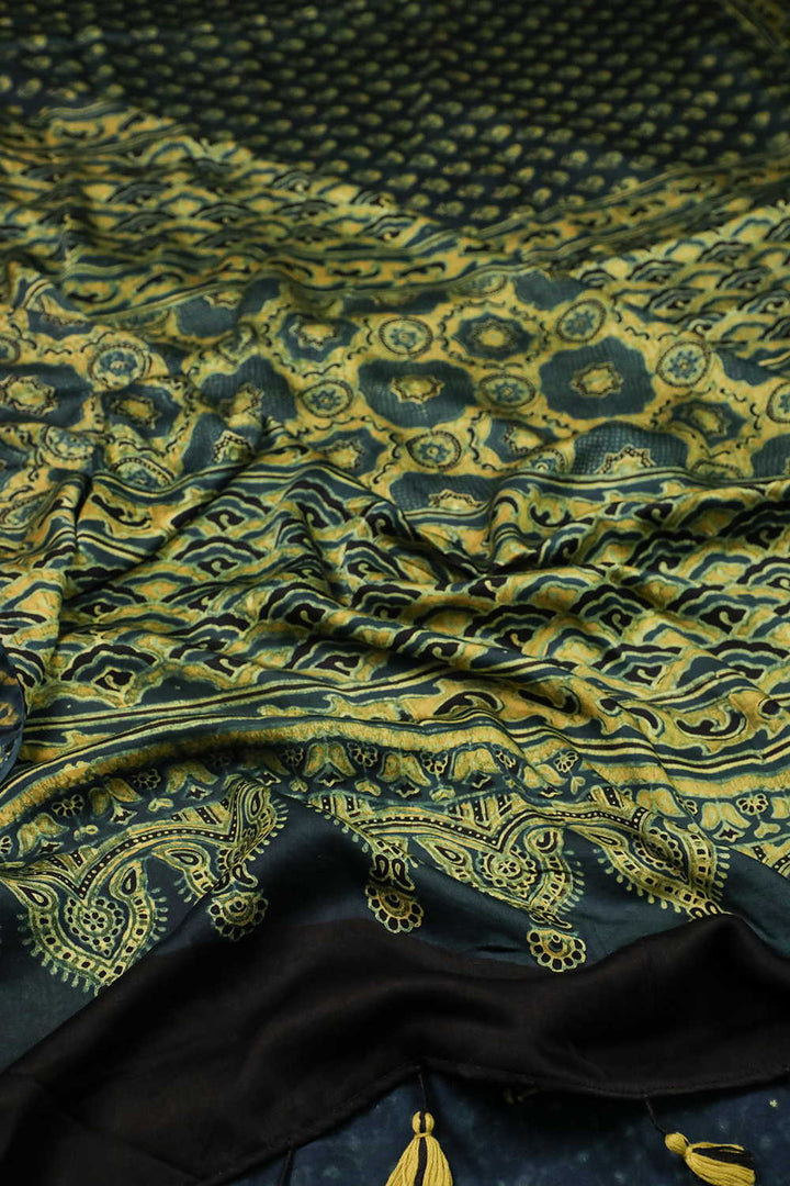 Ajrak Saree - Matkatus 